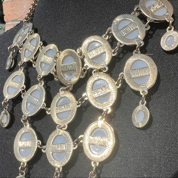 Classy Pearl & Gold Necklace - Picture 2 of 10